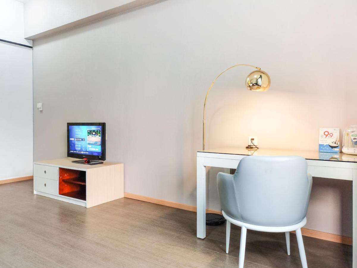 Qingdao Jinshan We+ Holiday Apartment Екстер'єр фото